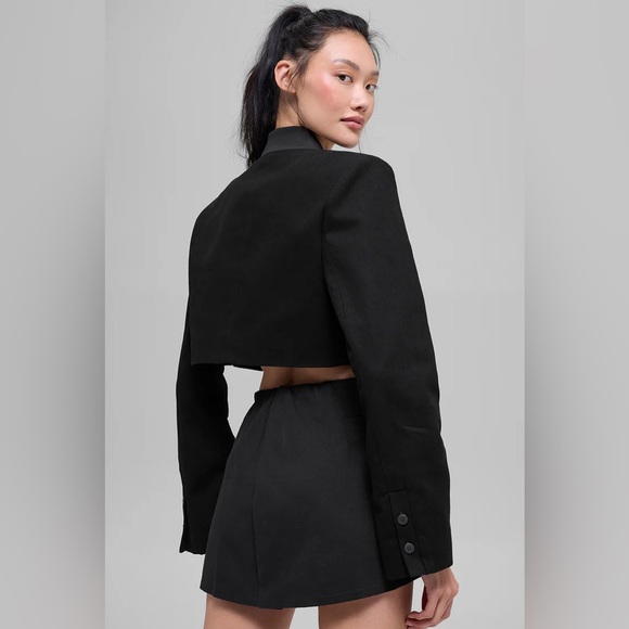 ALO Yoga Midnight Black Cropped Utility Jacket - Picture 4 of 11